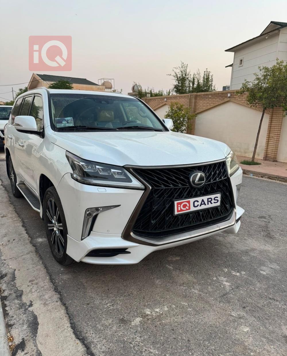 Lexus LX